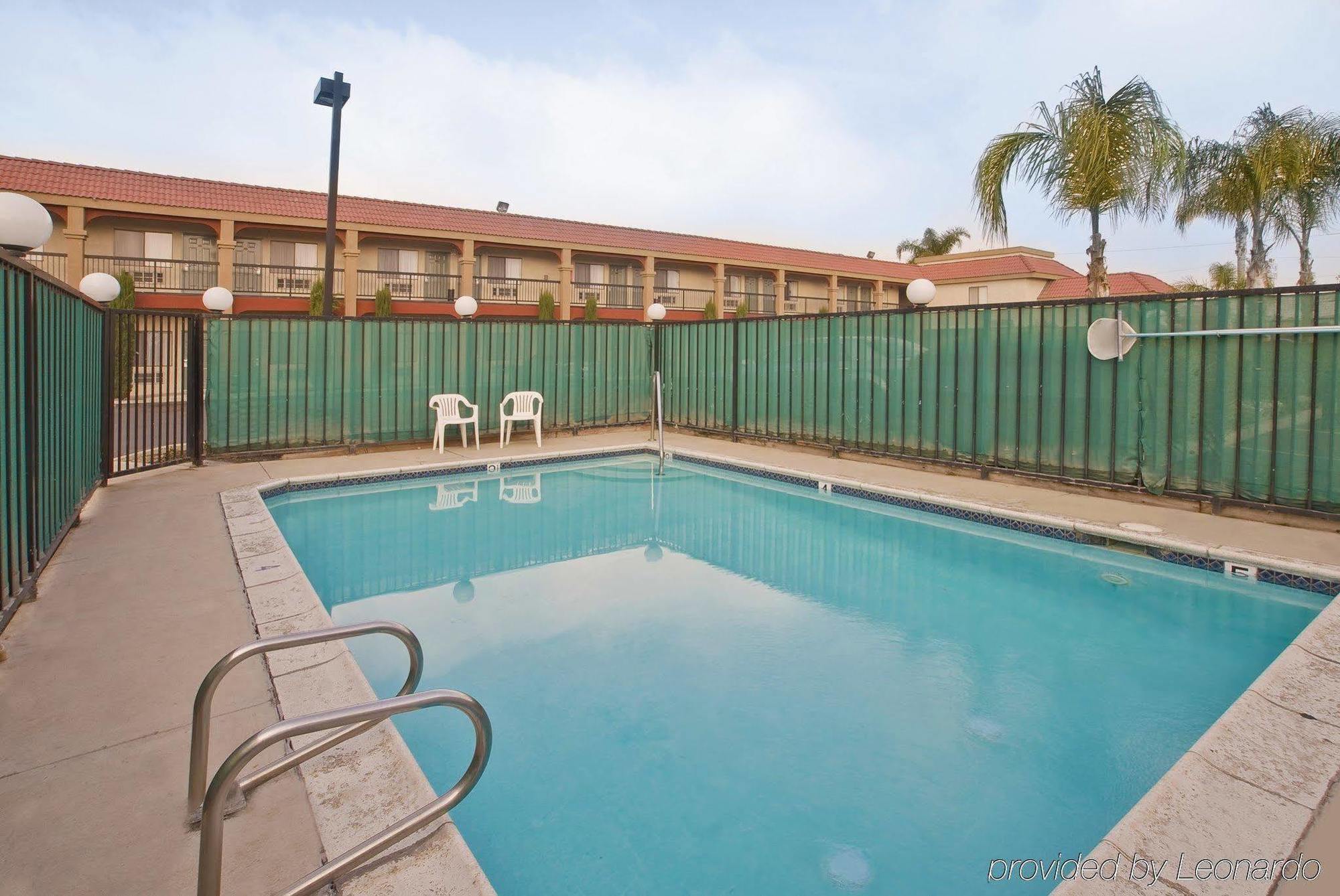 Americas Best Value Inn-Rialto Konforlar fotoğraf